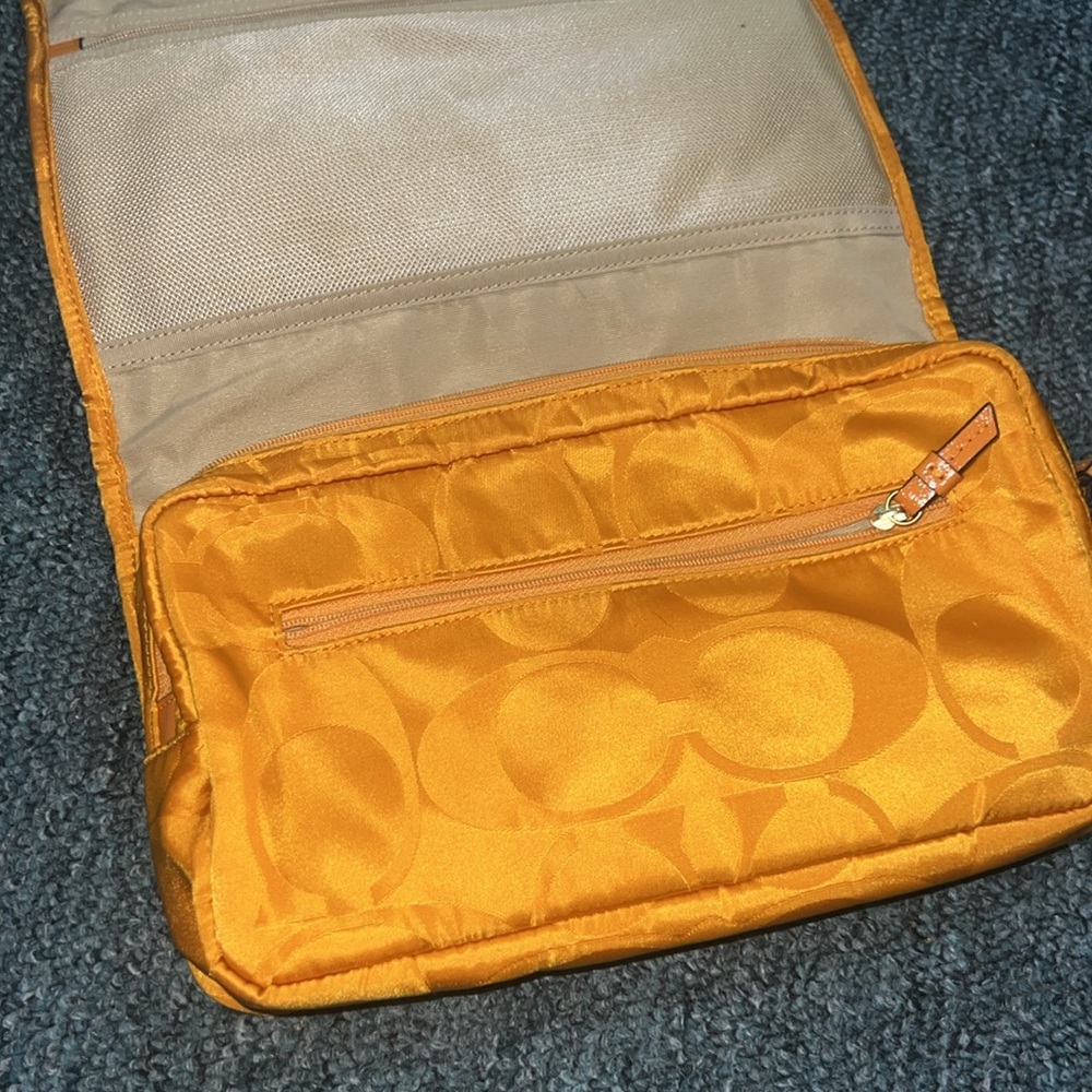 Coach Orange travel, toiletries vacation cosmetic Bag vintage yellow, rare big C - Picture 9 of 13